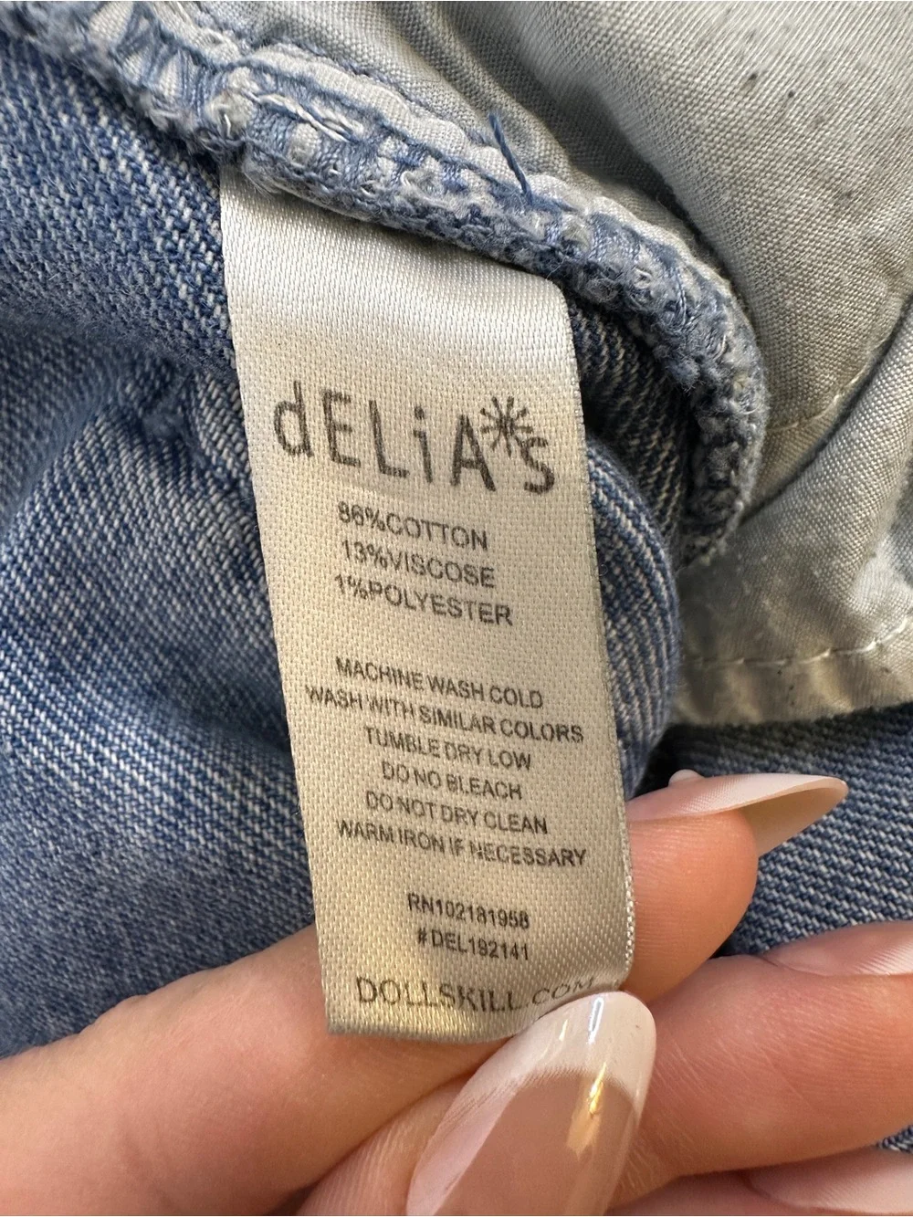 Delia*s Light Wash Jeans Small Relaxed Fit Y2K Denim - Picture 4 of 14